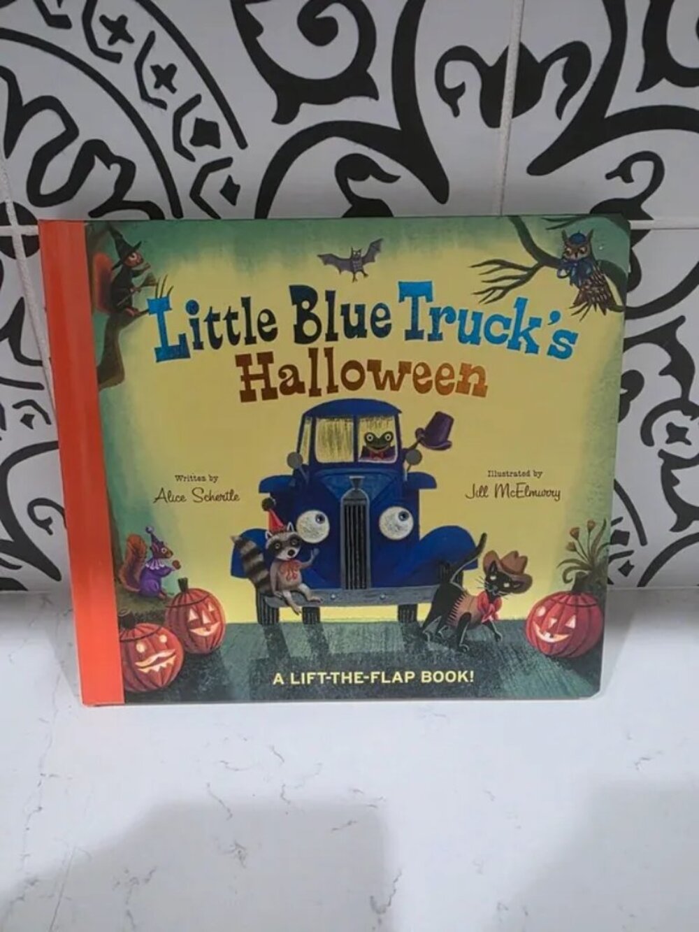 Little Blue Truck's Halloween [Board book] Schertle, Alice and McElmurry, Jill